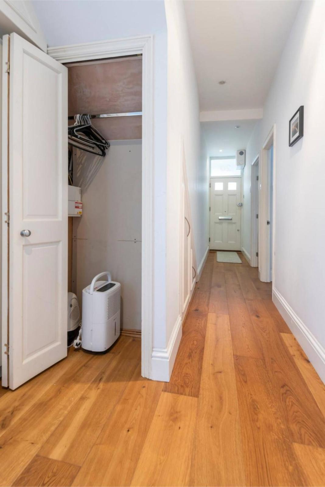 Ground Floor - Private Garden Londra